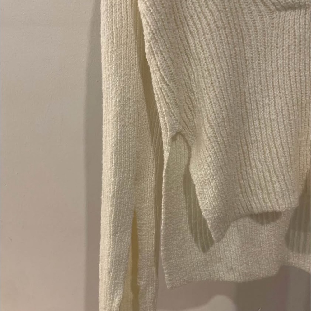A.L.C. Cream V-Neck Women's Sweater - Picture 4 of 4